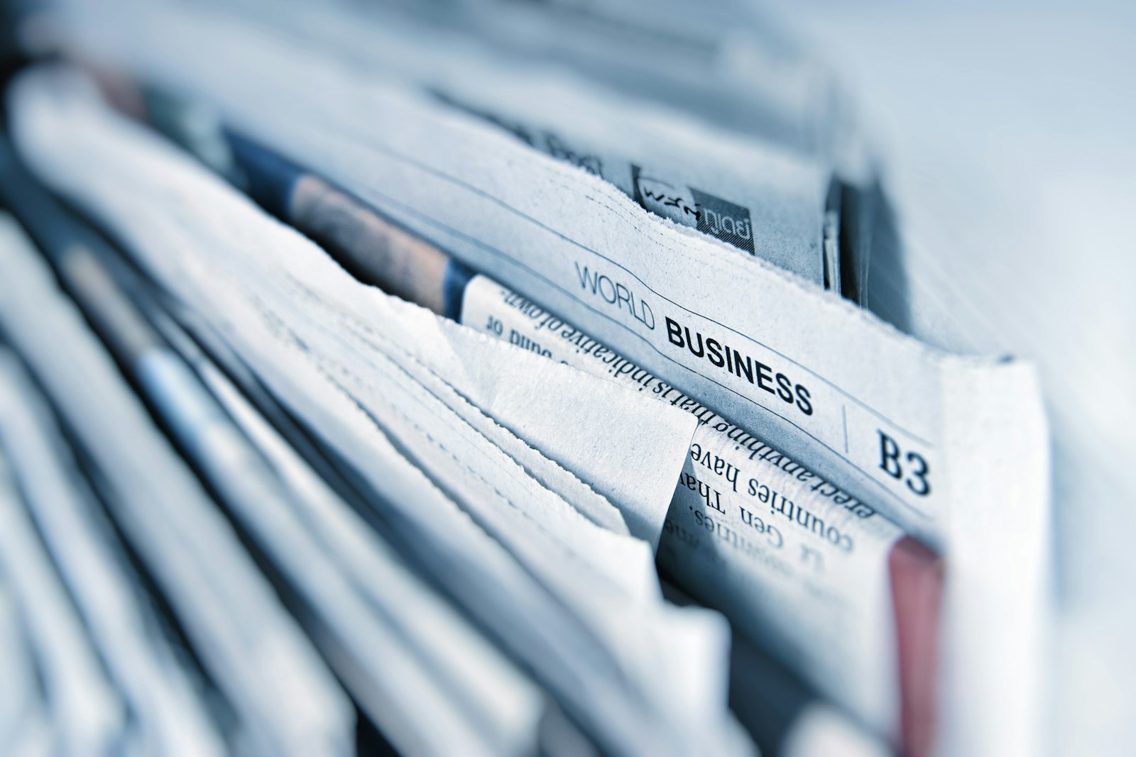 Business magazines South Africa for office waiting areas — DLT Monthly